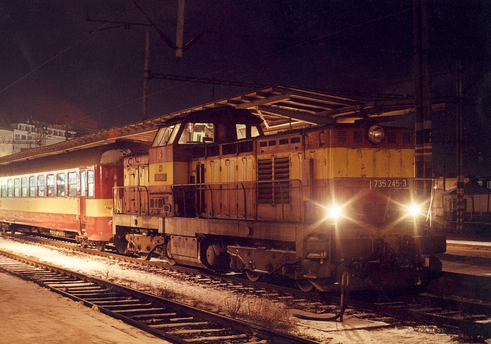 735 245-3
