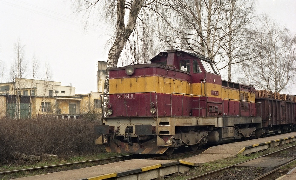 735 144-8