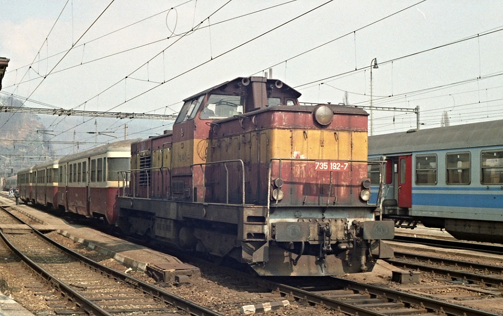 735 192-7