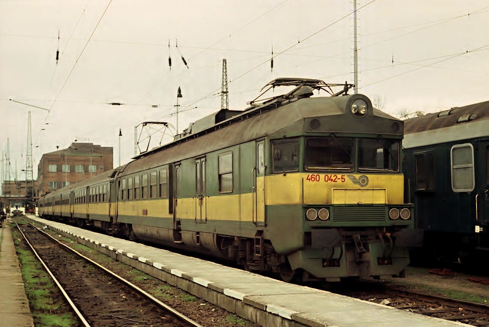 460 042-5