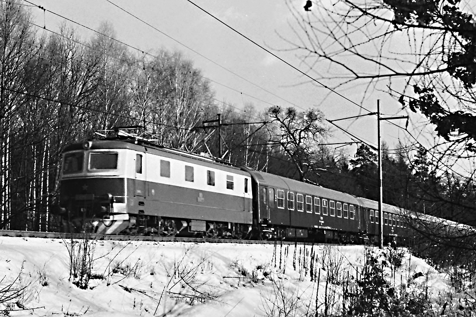 E499.1023