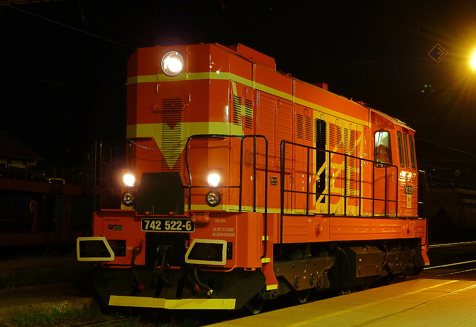 742 522-6