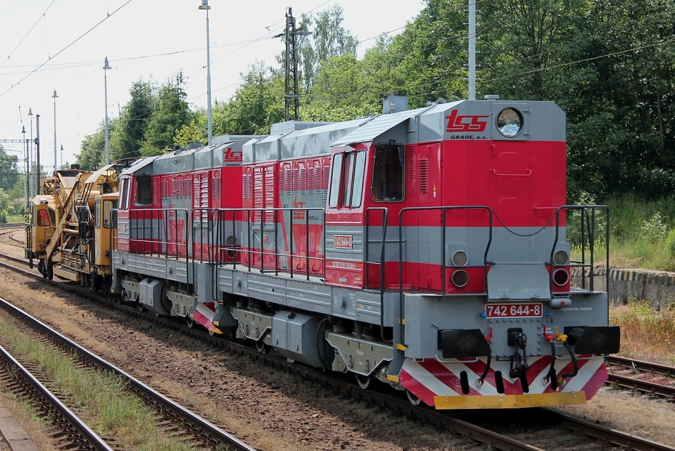 742 644-8