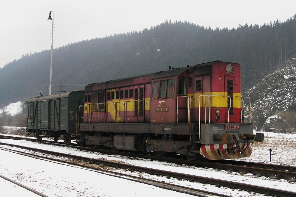 742 021-9