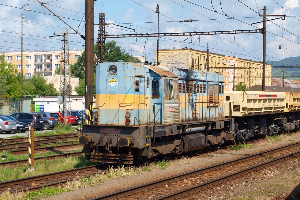 740 742-2