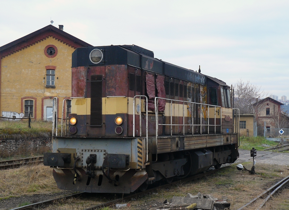 742 523-4