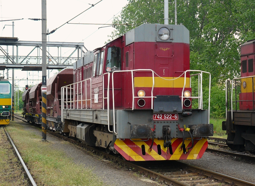 742 522-6