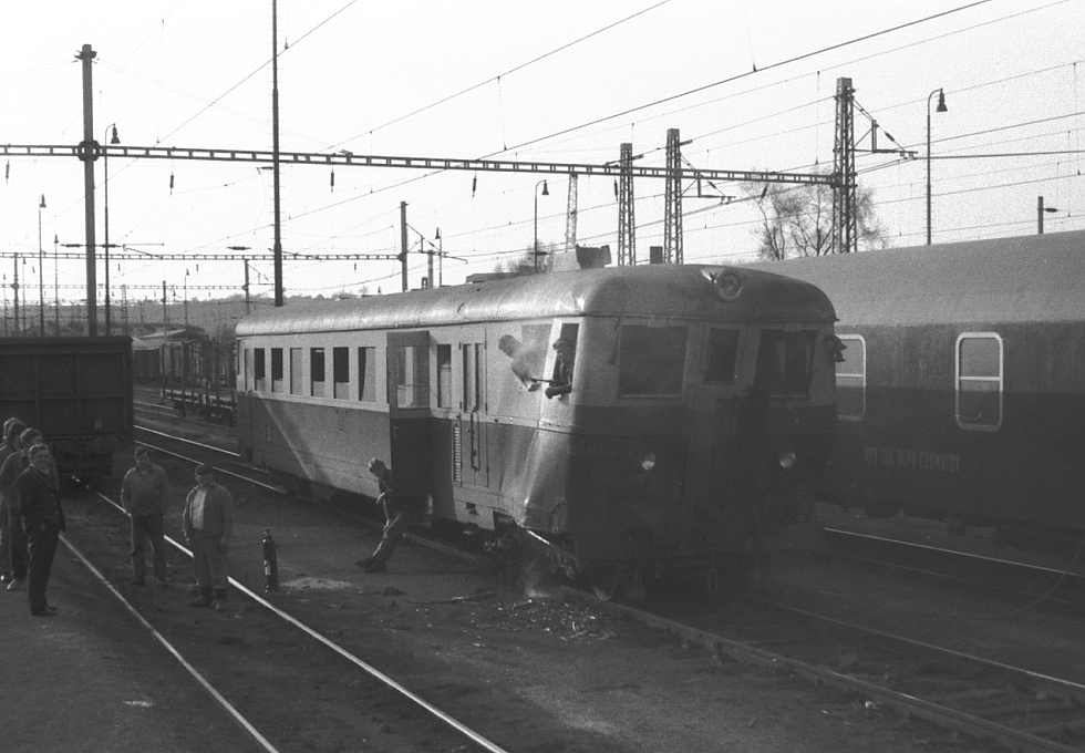 830 153-3