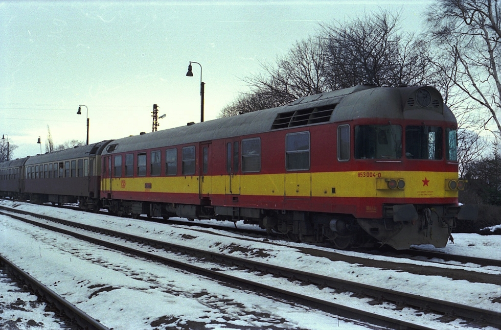 853 004-0