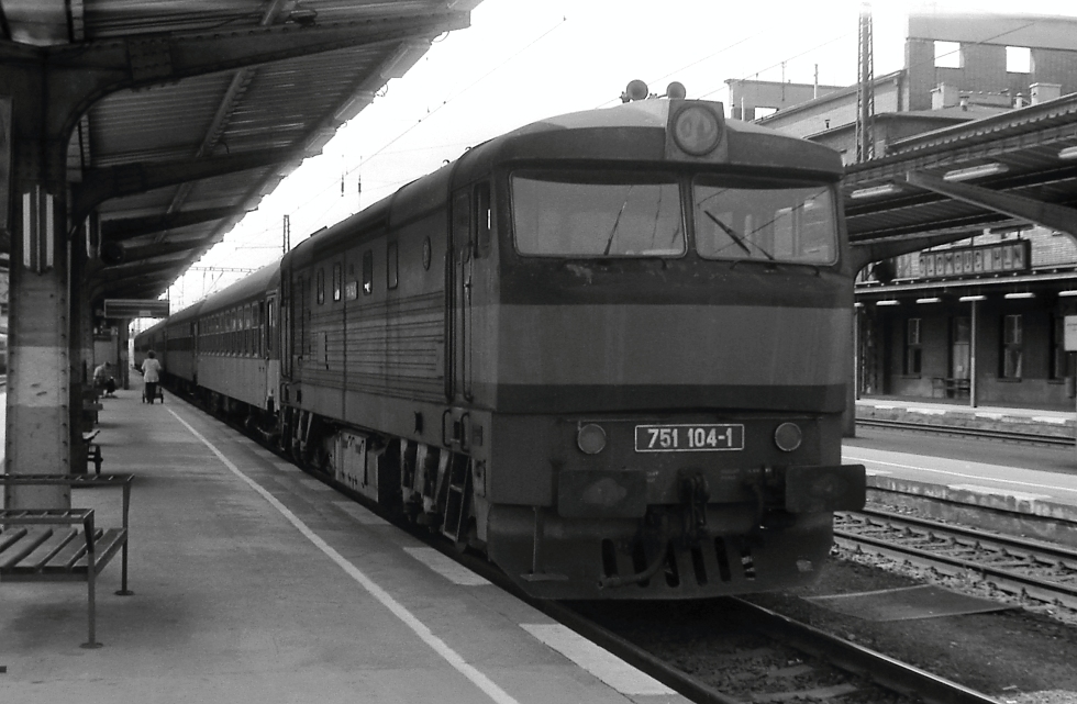 751 104-1