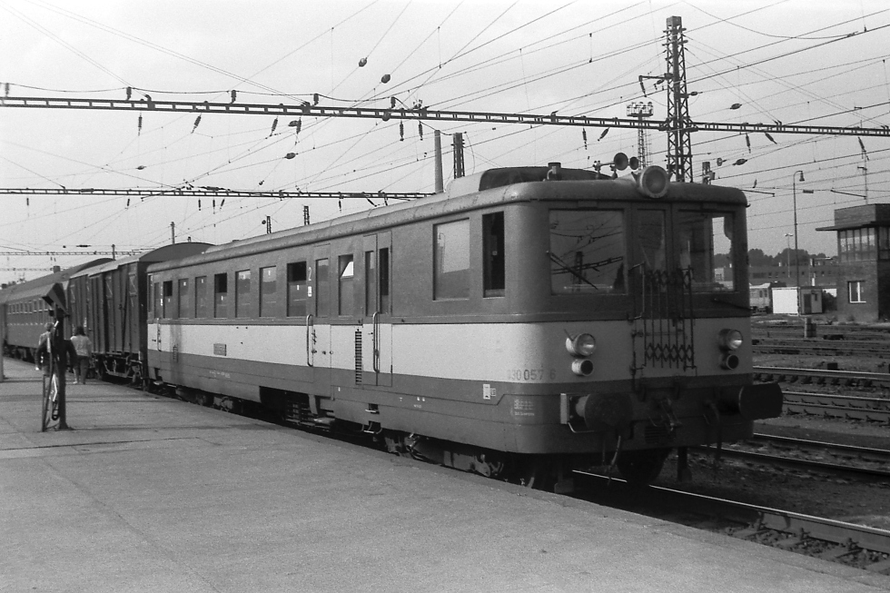 830 057-6