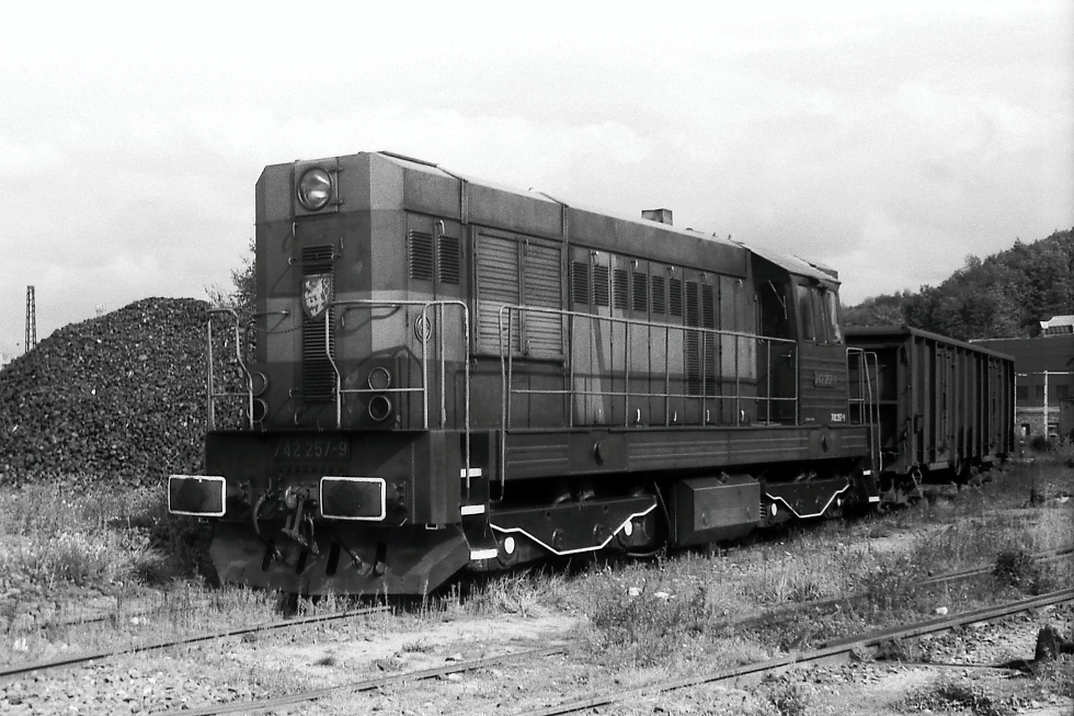 742 257-9