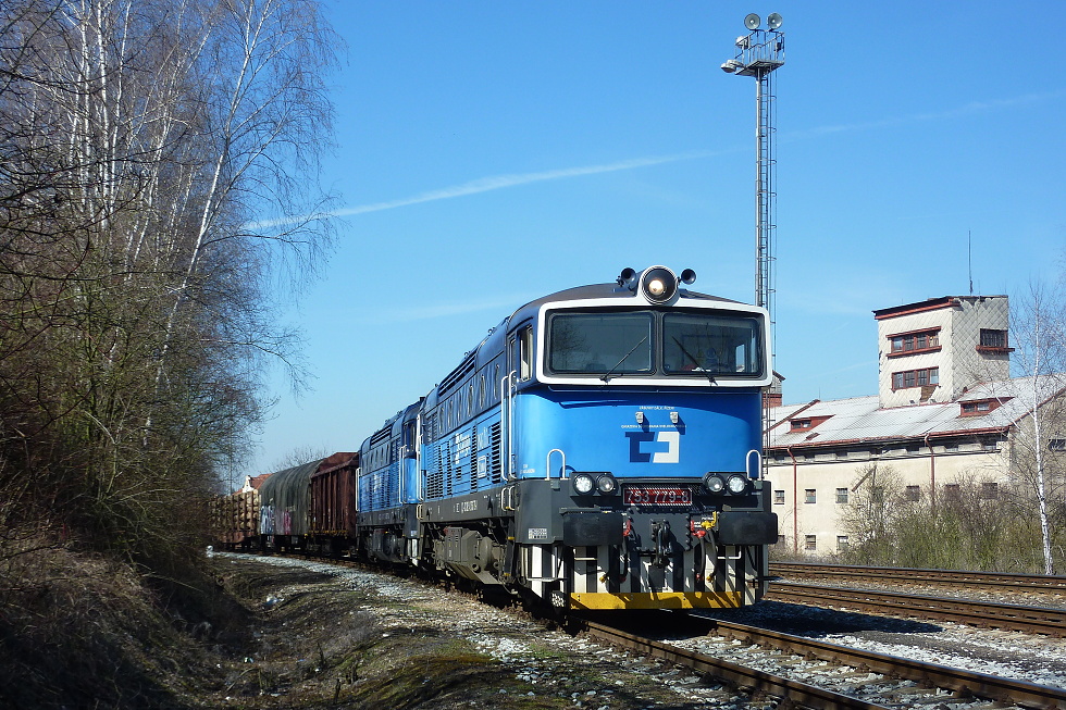 753 779-8