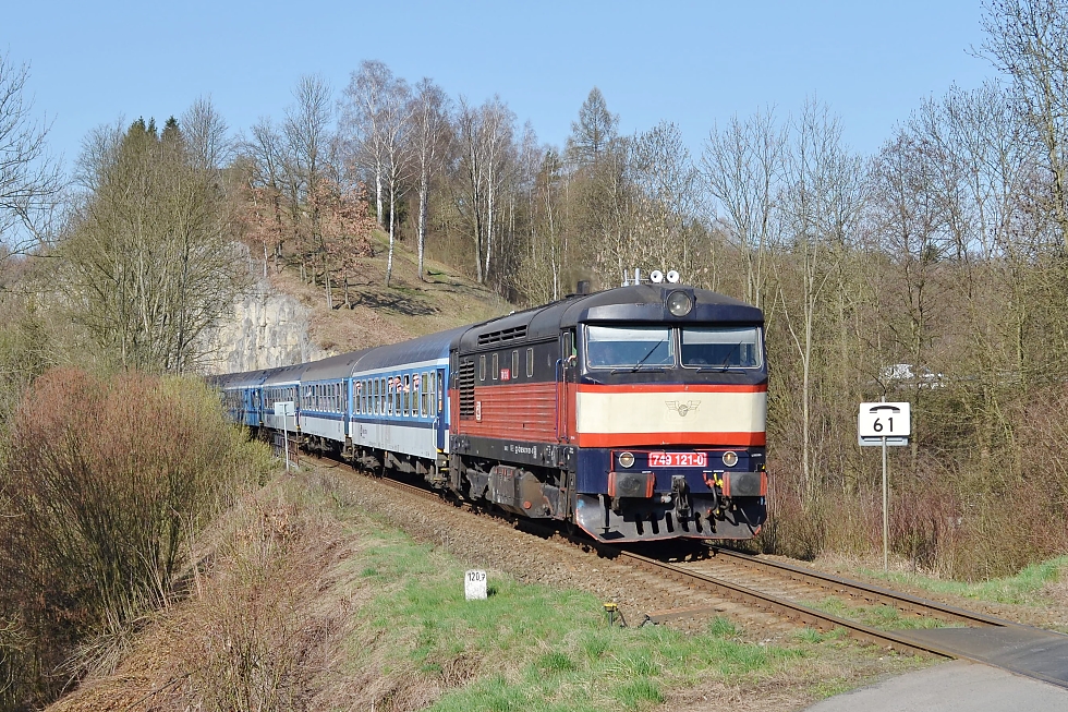 749 121-0