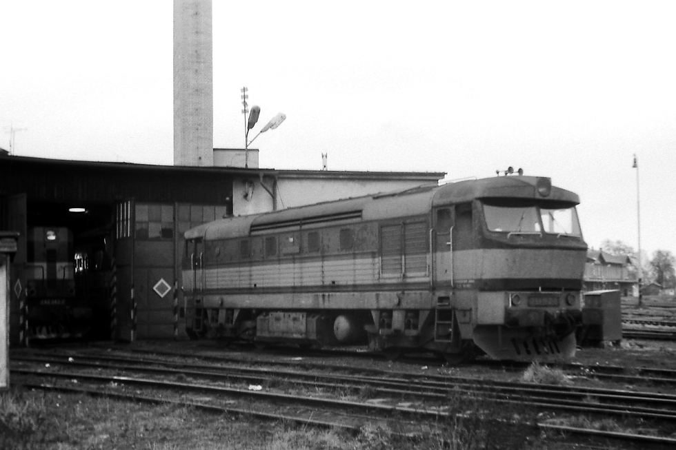751 167-8