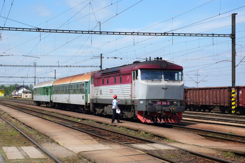 749 244-0