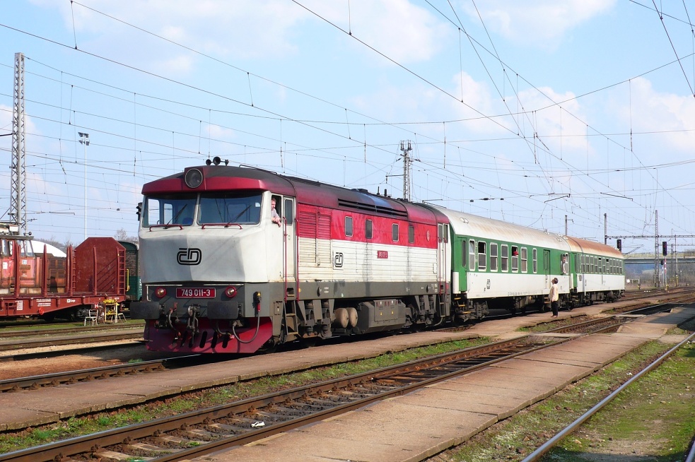 749 011-3