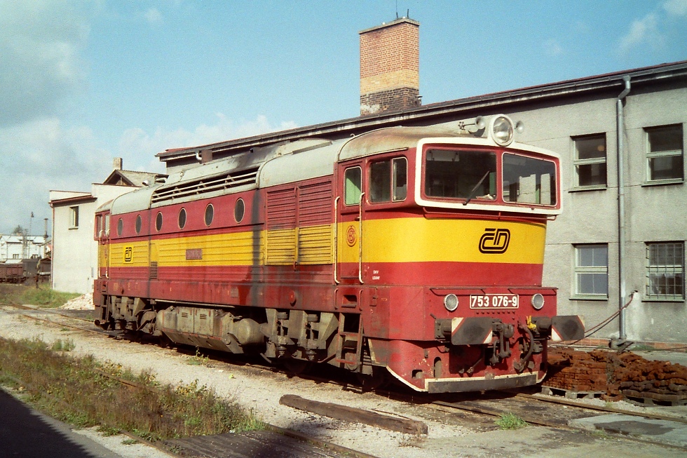 753 076-9
