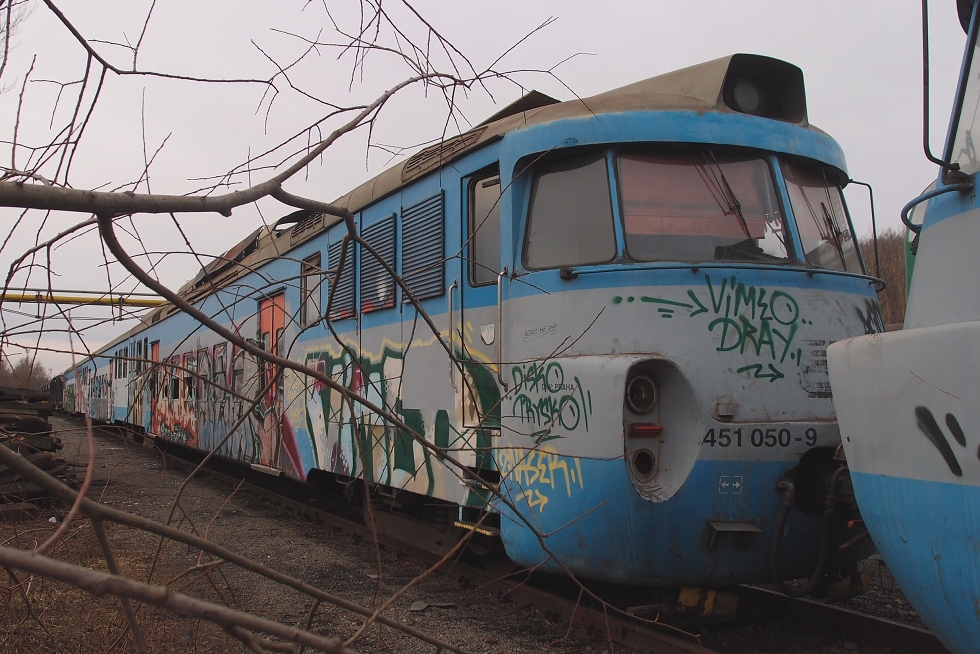 451 050-9