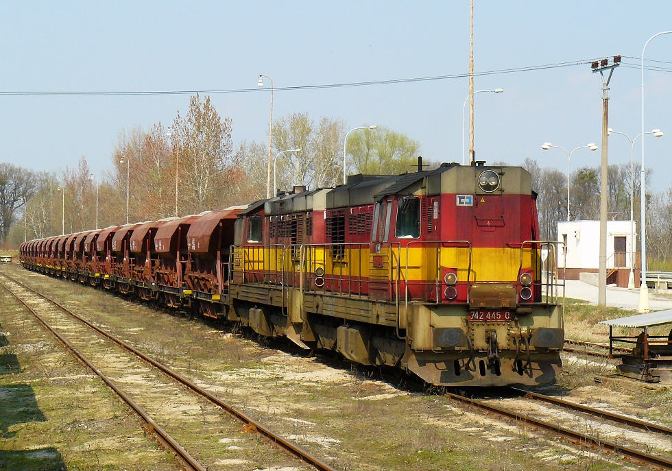 742 445-0