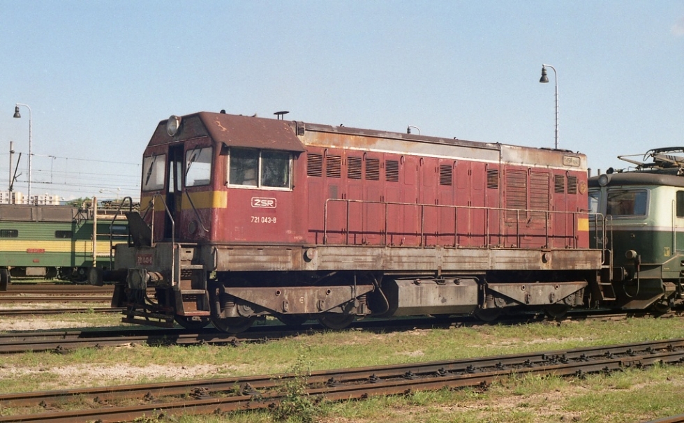 721 043-8