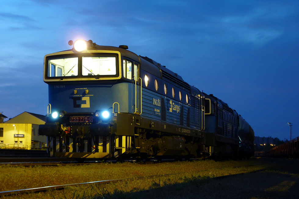 753 778-0