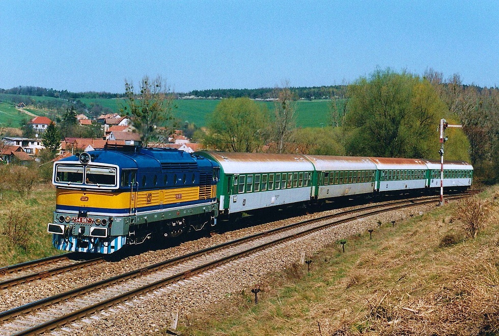 754 067-7