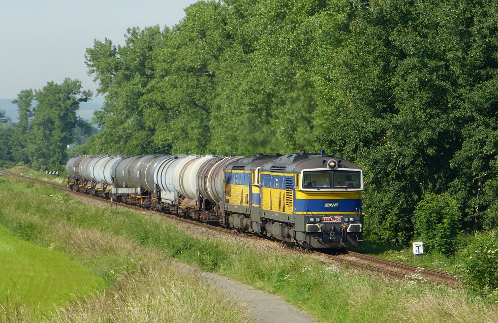 753 732-7