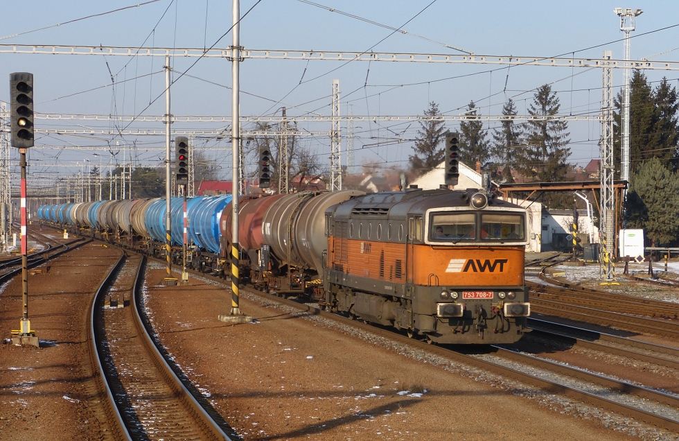 753 708-7