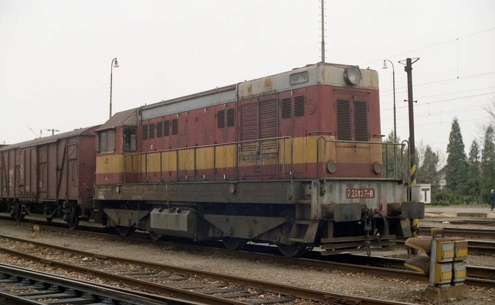721 137-8