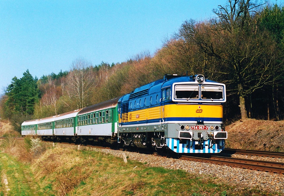 754 067-7