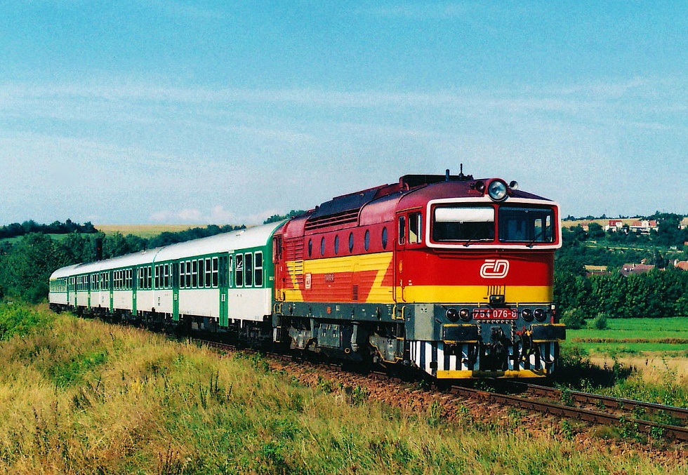 754 076-8