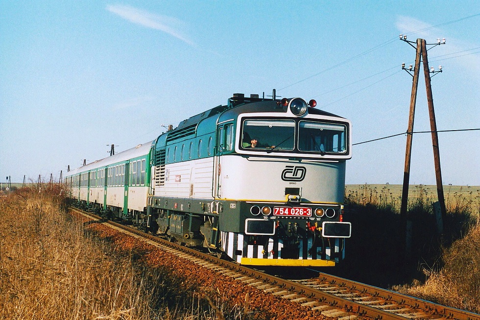 754 026-3