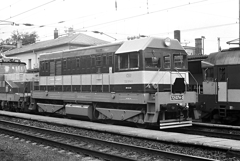 721 074-3