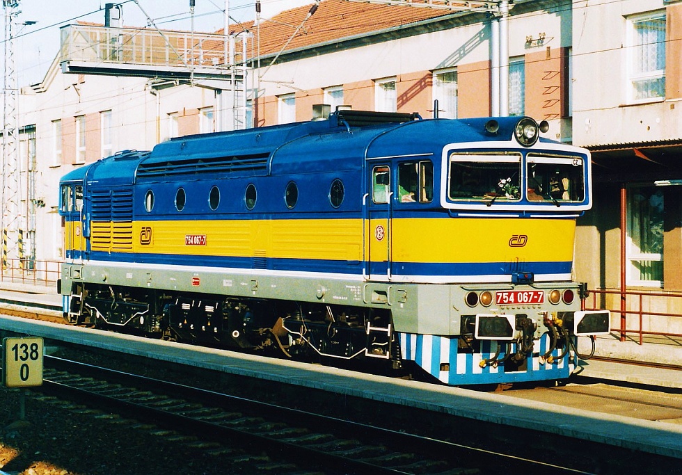 754 067-7