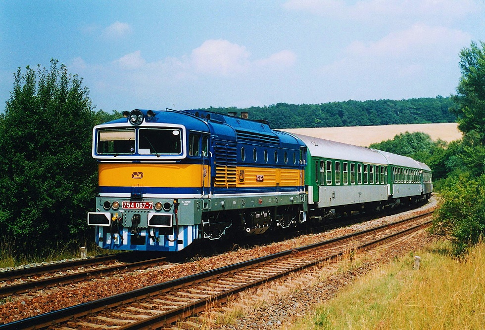 754 067-7