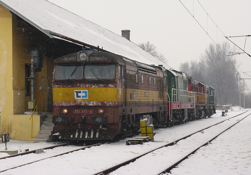 751 374-0