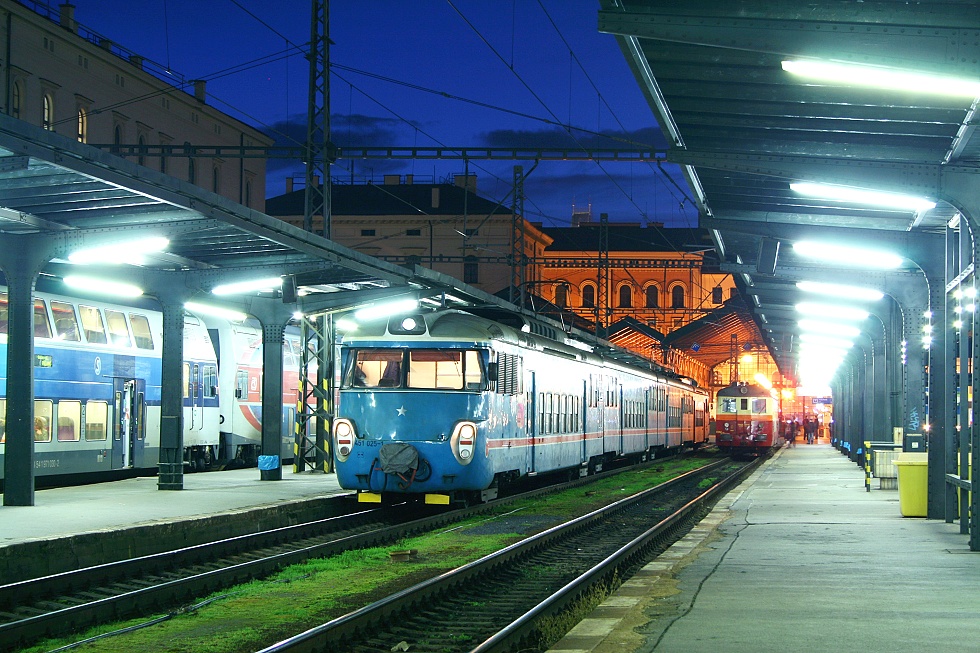 451 025-1