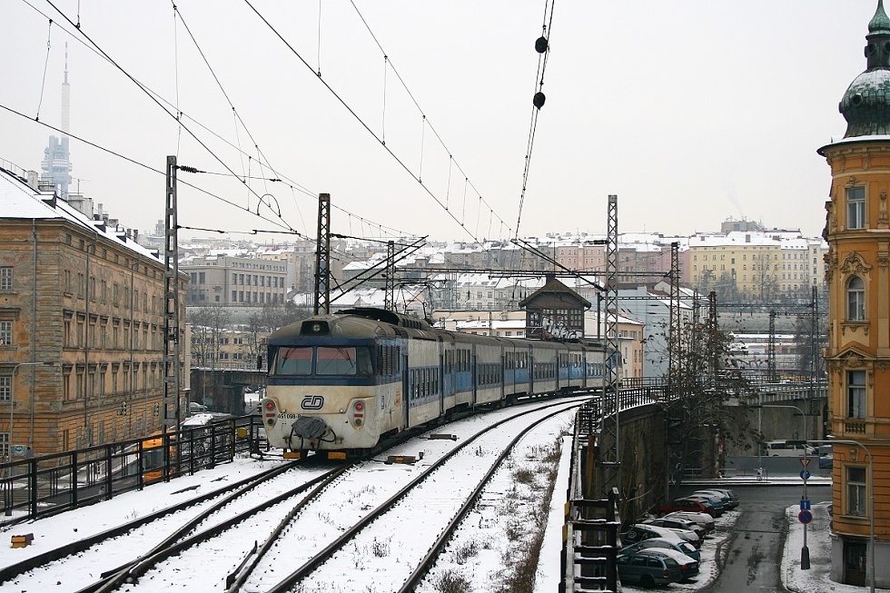 451 098-8