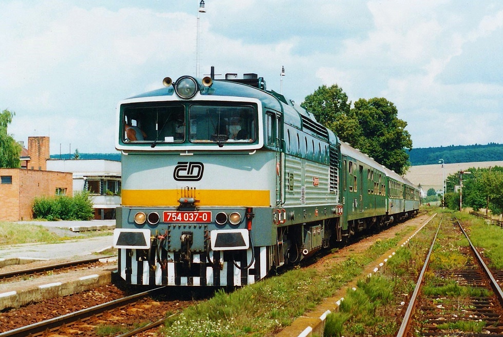 754 037-0