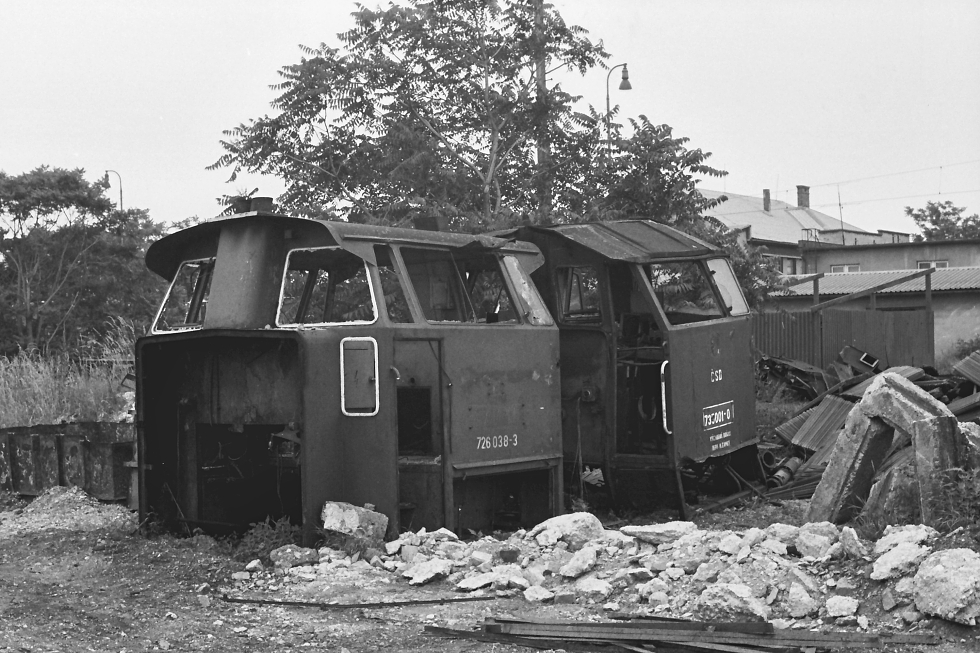 735 001-0