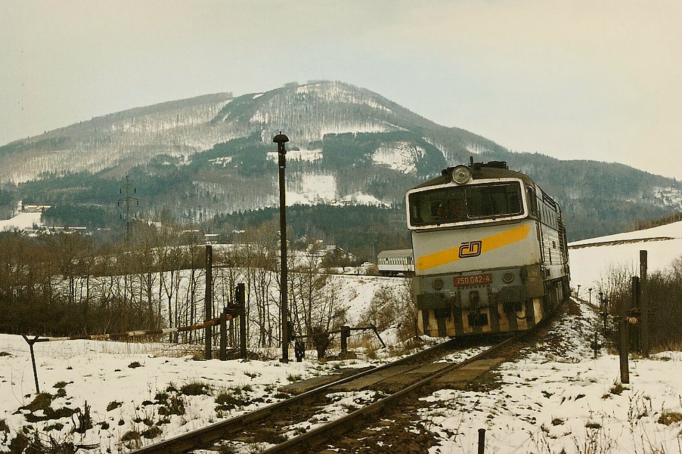 750 042-4