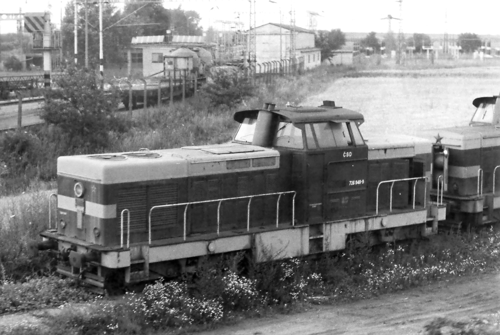 726 040-9
