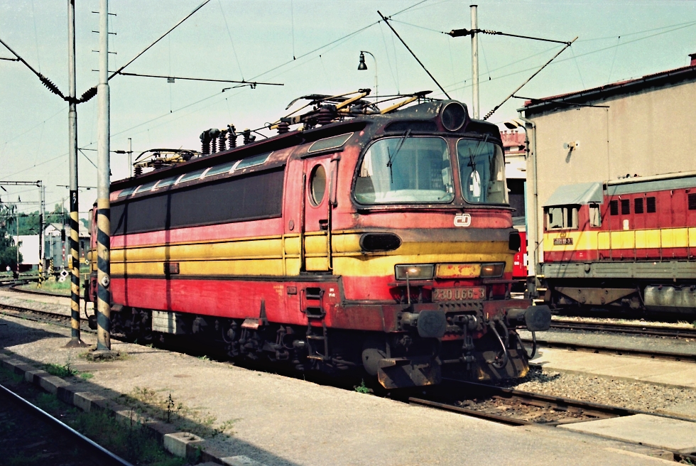 230 066-3