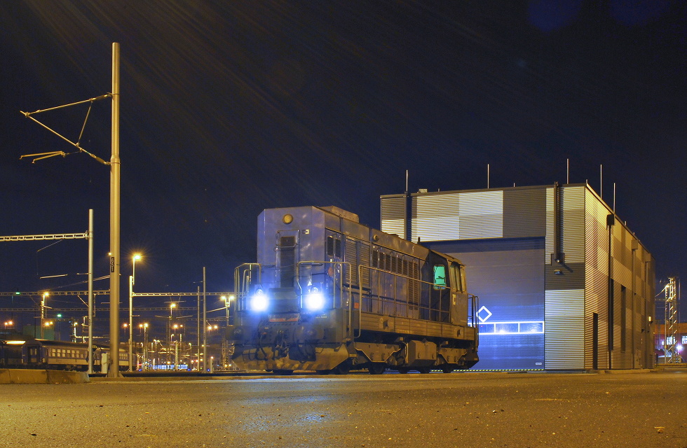 742 033-4
