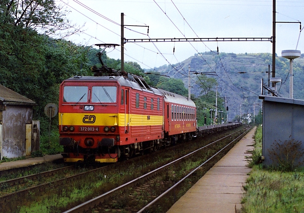 372 003-4