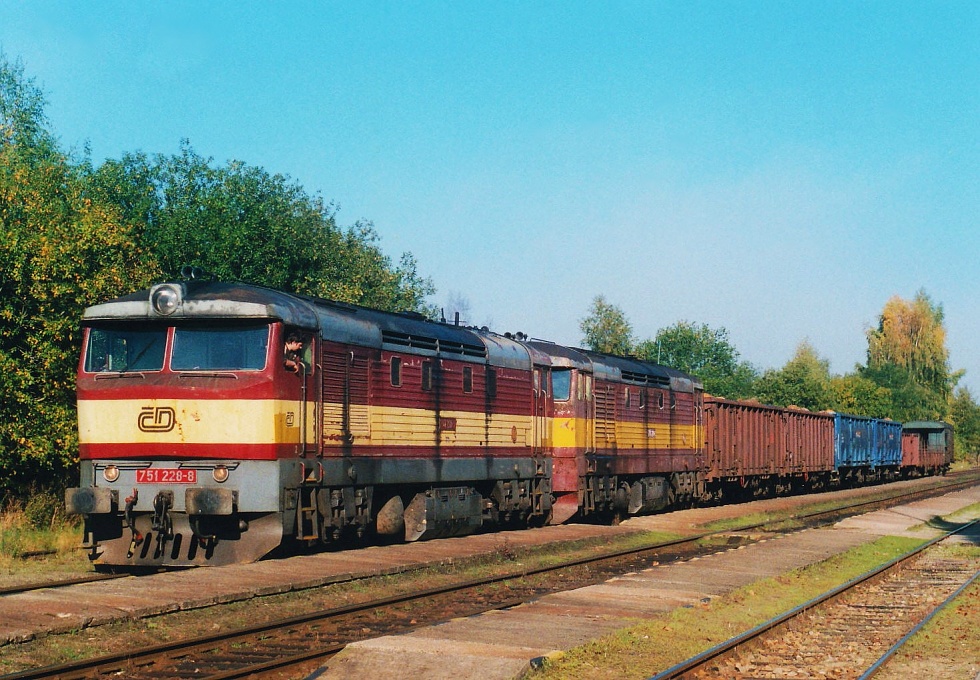 751 228-8