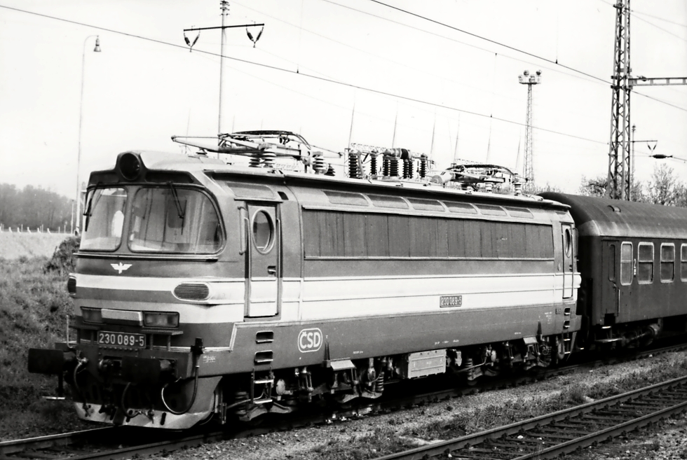 230 089-5