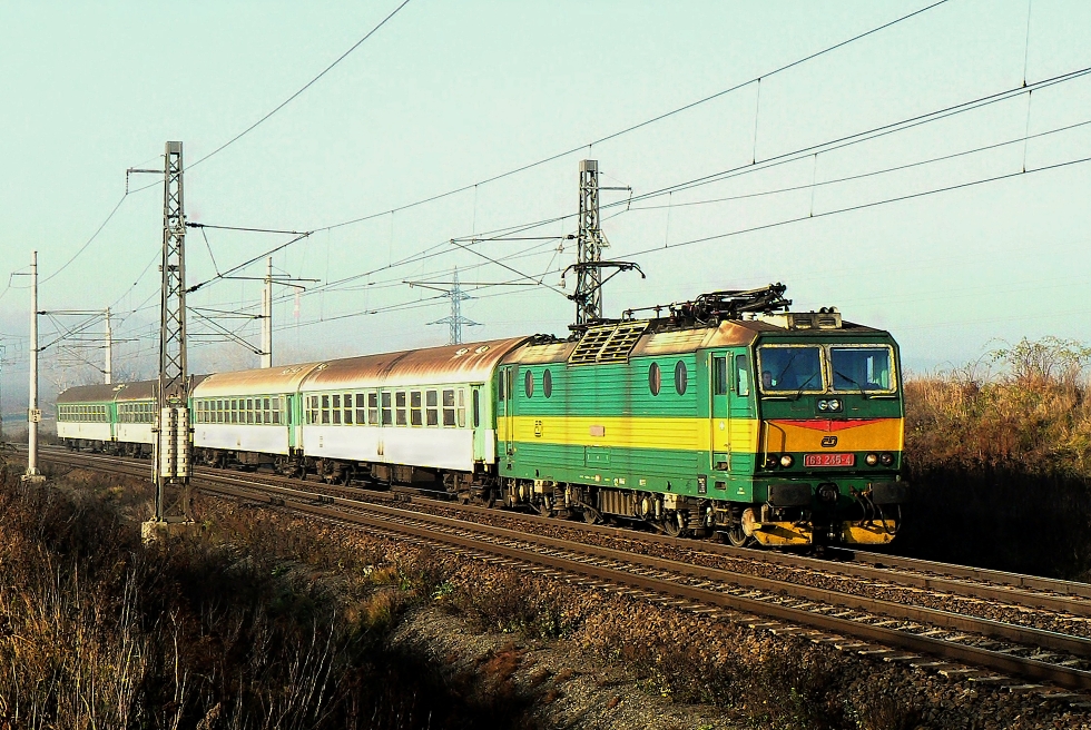 163 245-4