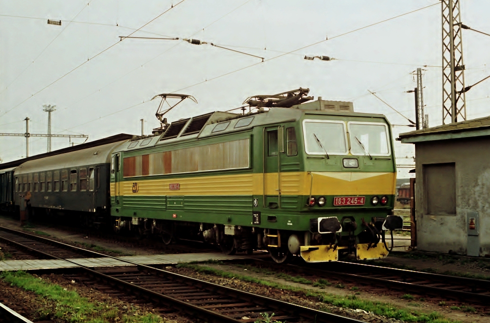 163 245-4